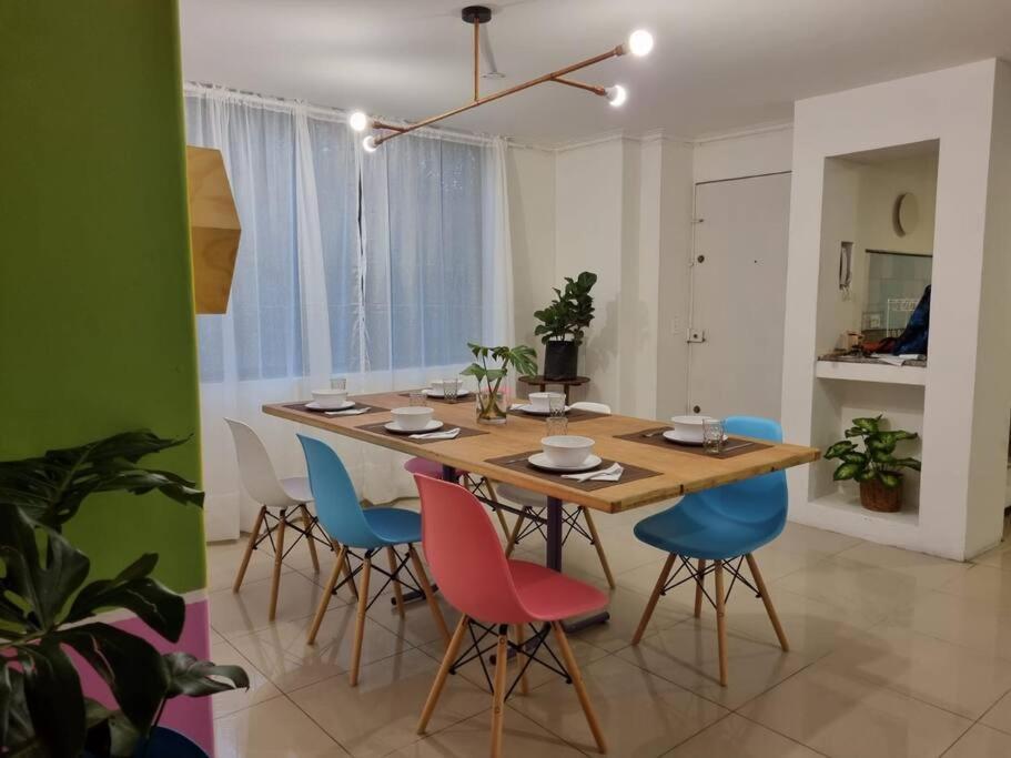 דירות מדיין El Jardin De Manila מראה חיצוני תמונה