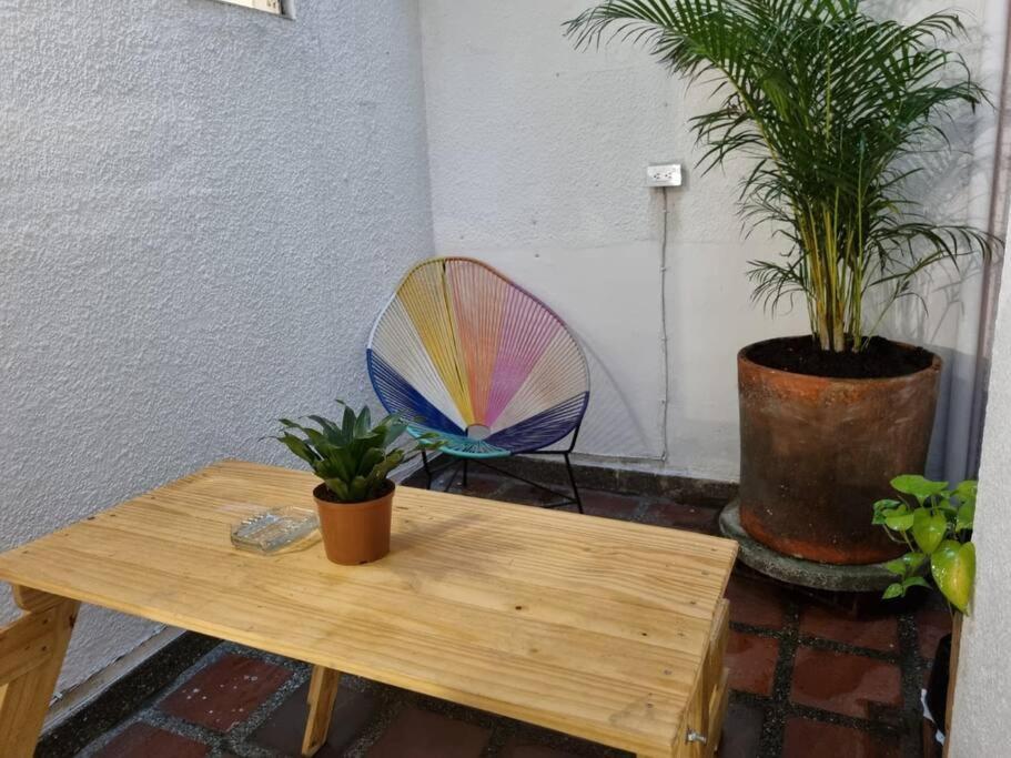 דירות מדיין El Jardin De Manila מראה חיצוני תמונה