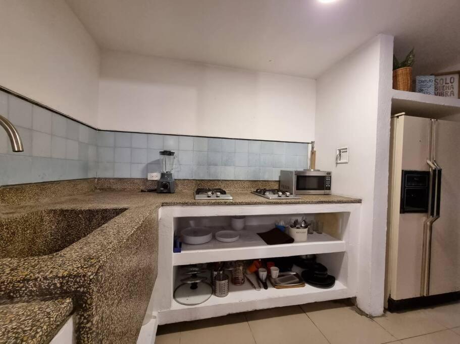 דירות מדיין El Jardin De Manila מראה חיצוני תמונה